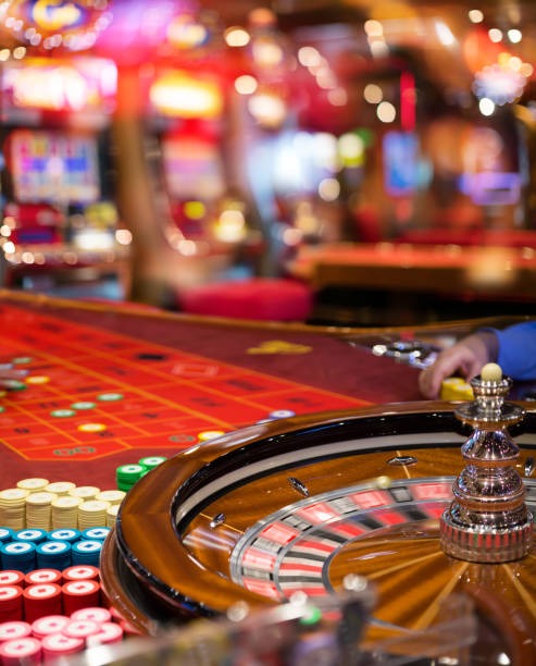 Live dealer at Hacksaw Gaming baccarat table on 666f mobile app